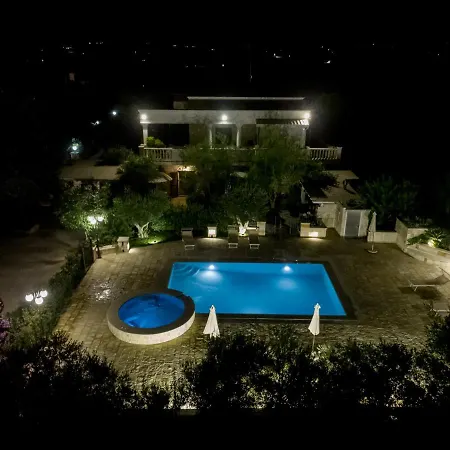 Garden In Mariella אוסטוני