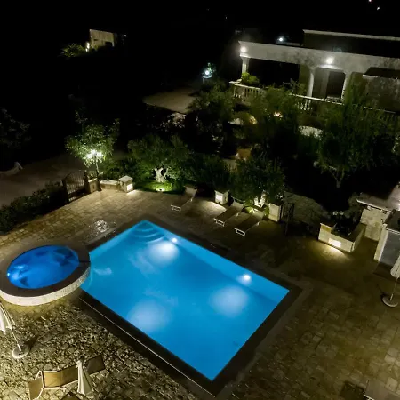 Apartment Garden In Mariella *